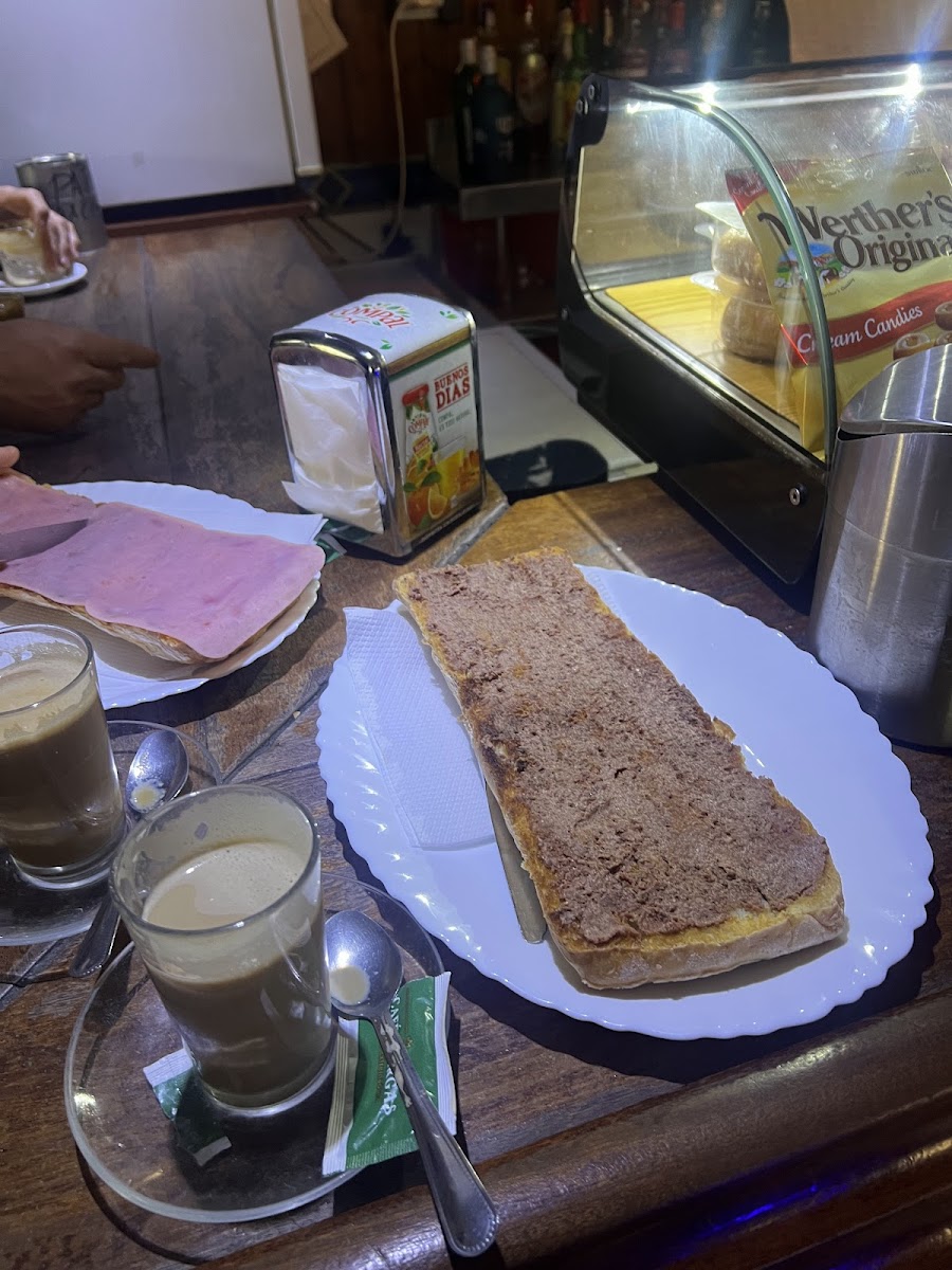 Cafe Bar Cuatro Caminos Photo 8