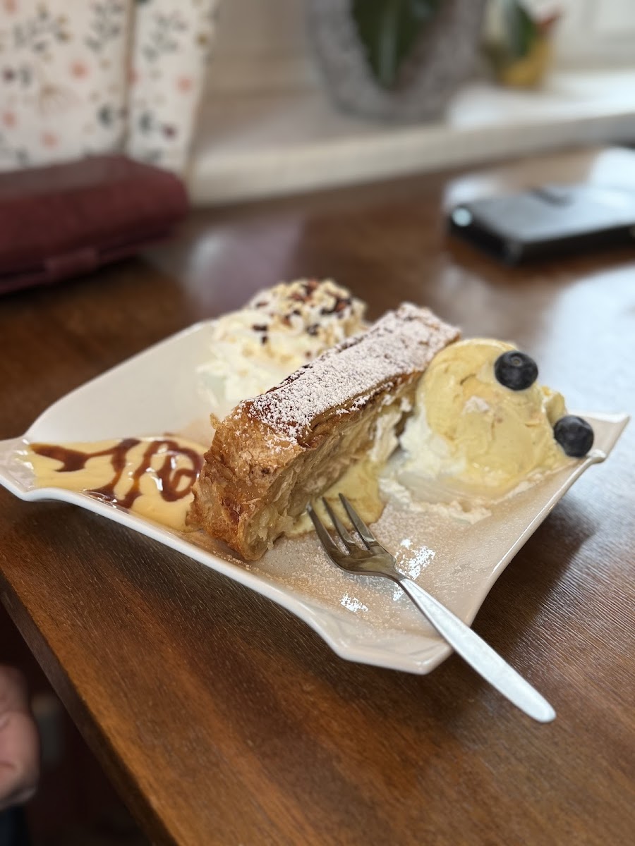 Eistüte Am Brühl - Kühmel's Eisspezialitäten Photo 9