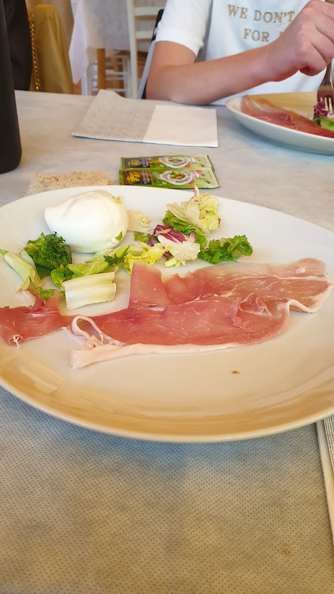 Ristorante Pizzeria Angus Photo 10