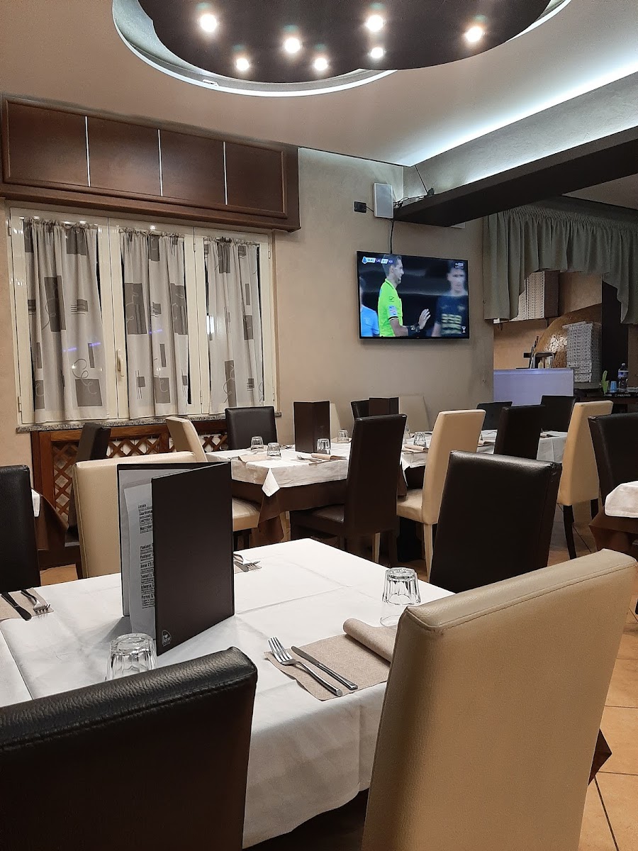 Ristorante Pizzeria Angus Photo 4