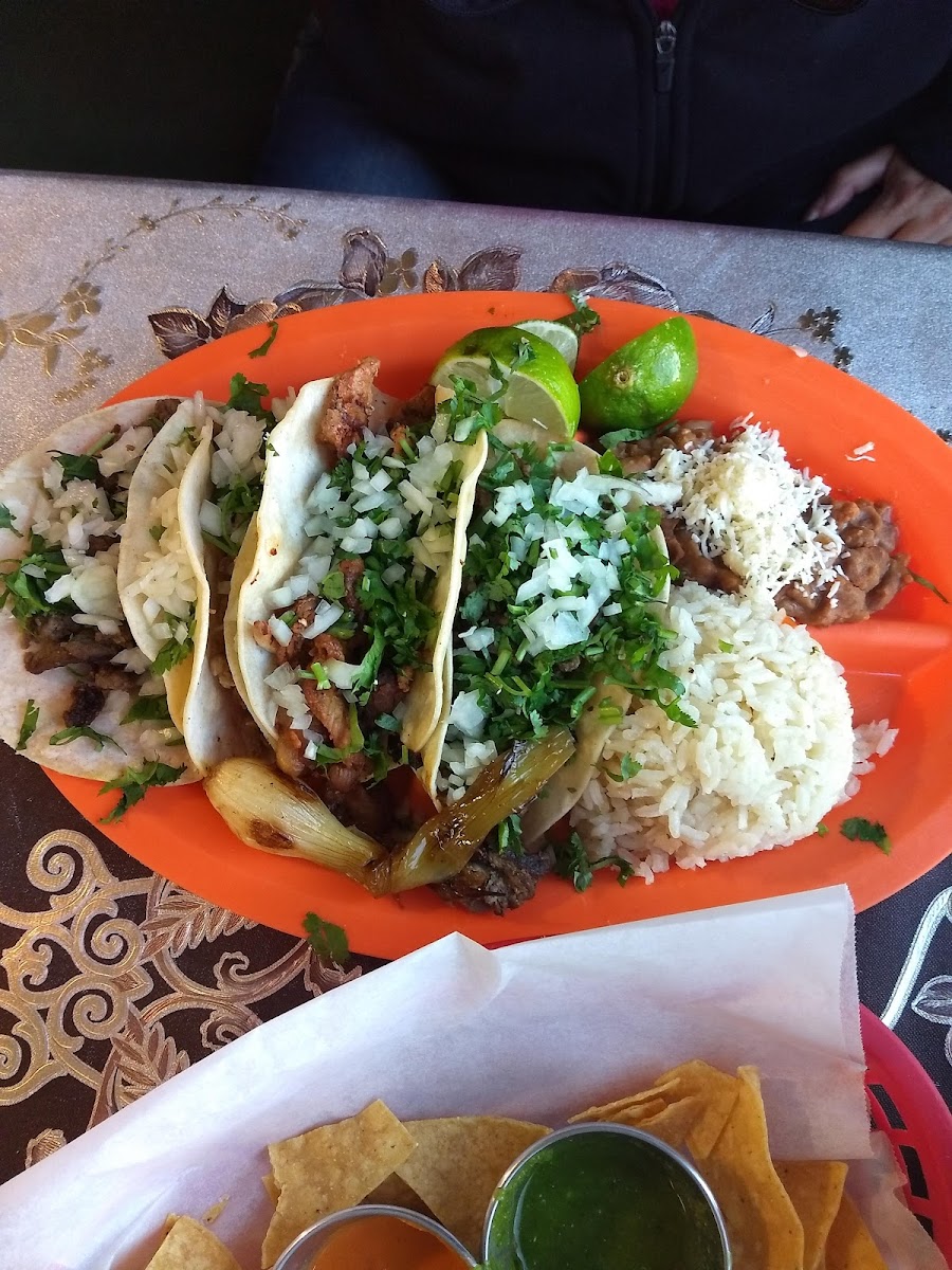 El Pueblito Restaurant Mexican American Grill Photo 10