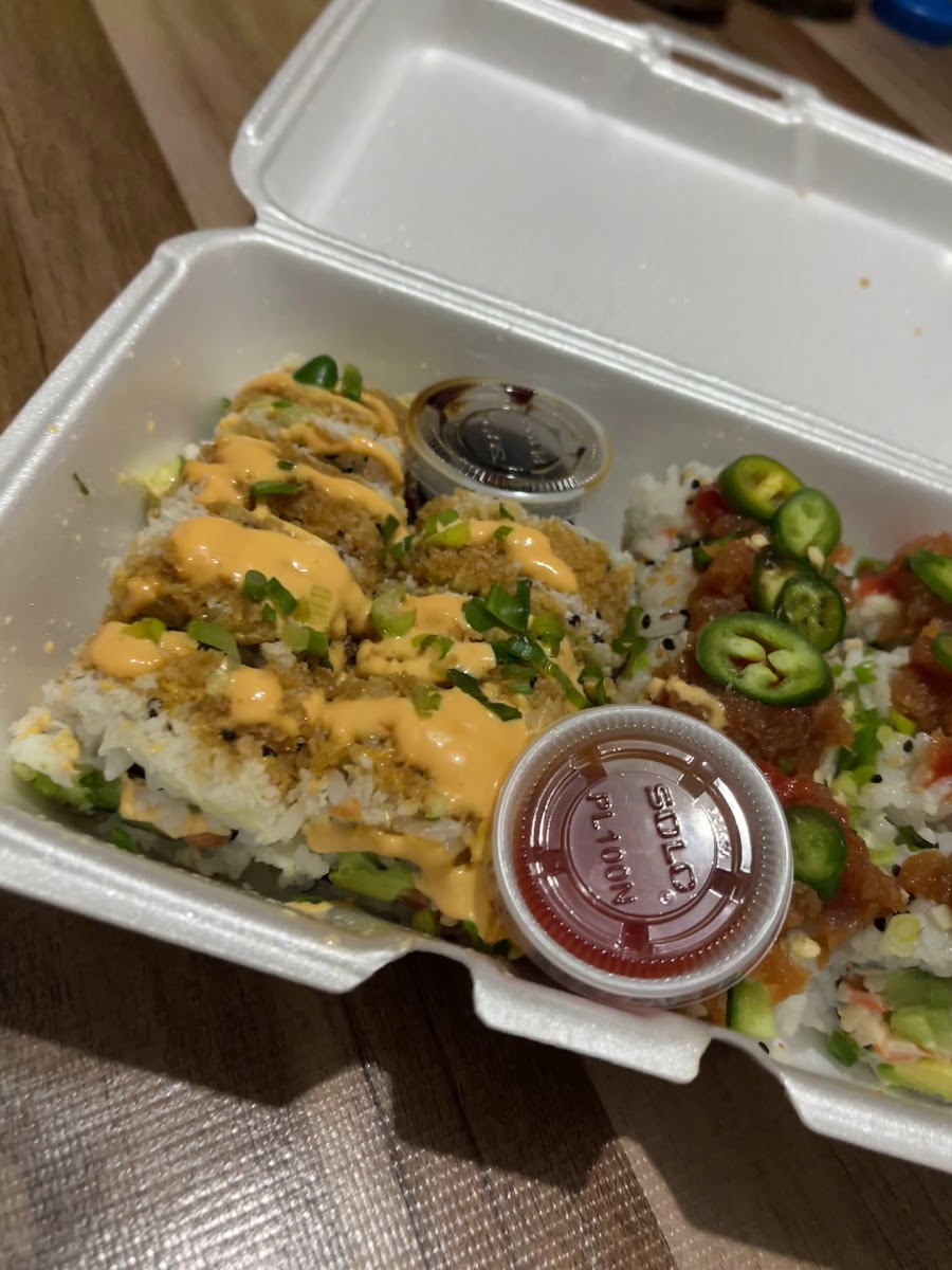 Wakame Sushi & Asian Fusion Photo 2