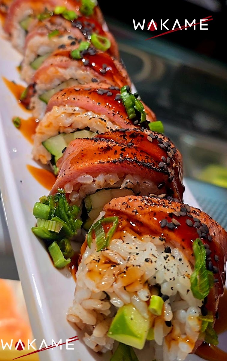 Wakame Sushi & Asian Fusion Photo 4