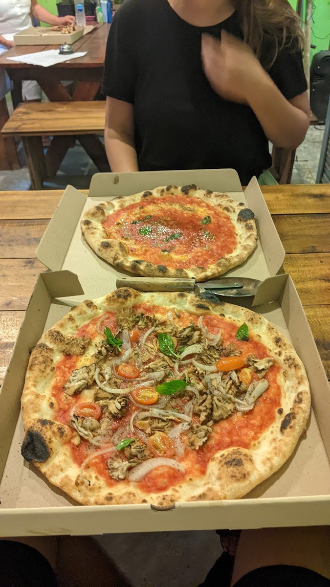 Loro Loco Pizza Cuisine Restaurant Photo 5