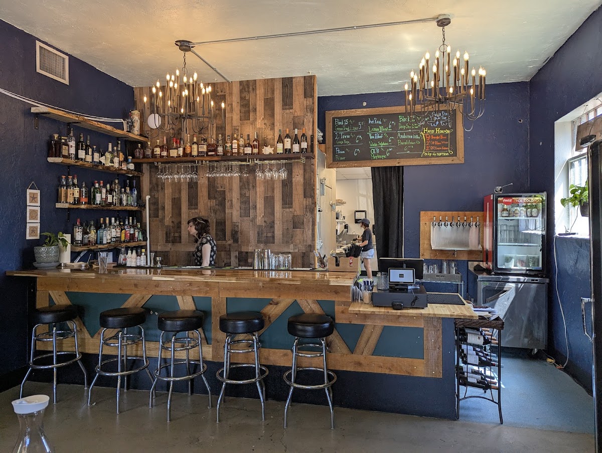 Swan Dive Sandwiches + Bar Photo 7
