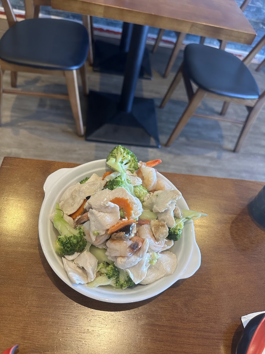 Yang Yang Noodle & Dumpling Photo 7