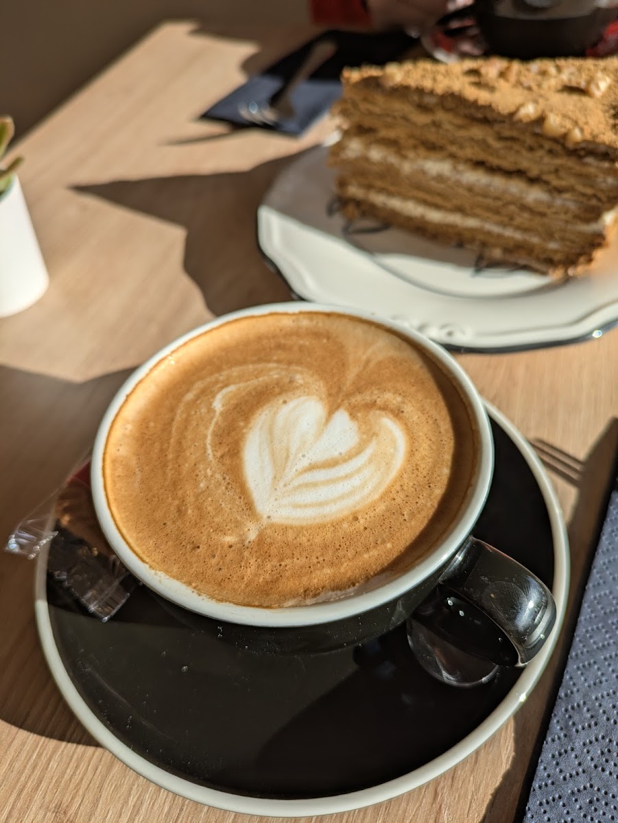 Café Zwei Freunde Photo 3