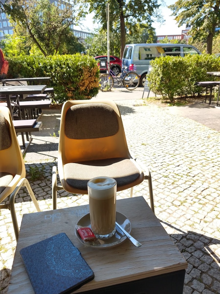 Café Zwei Freunde Photo 8