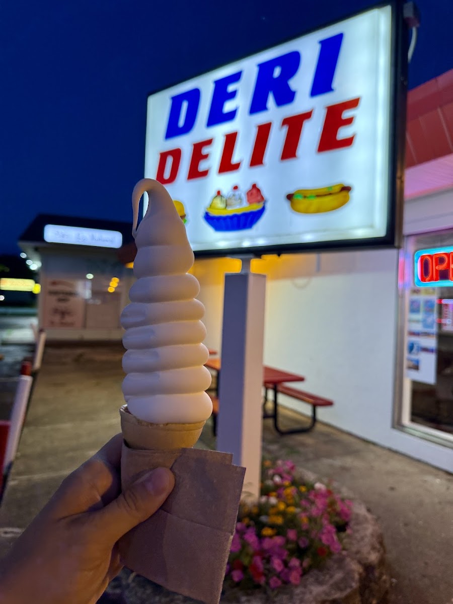 Deri Delite Photo 4