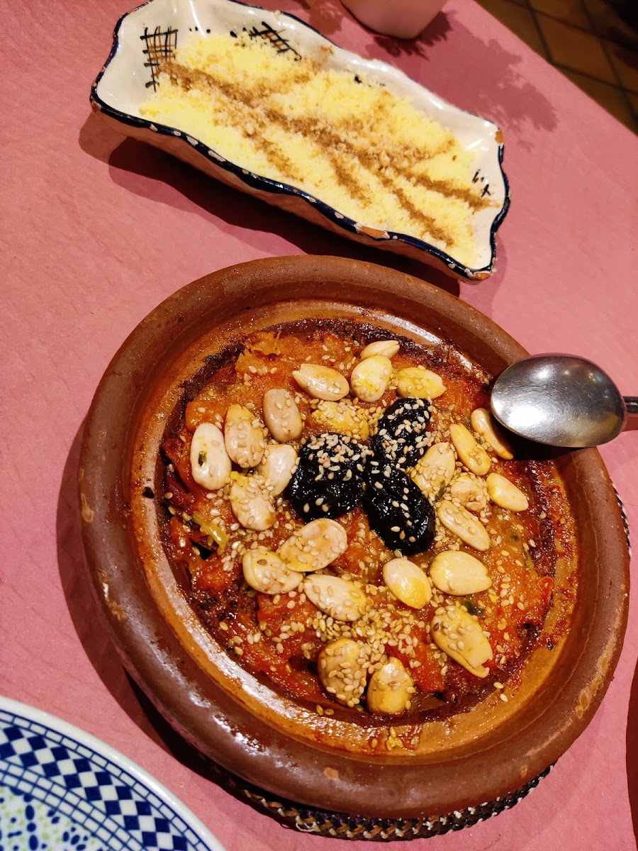 Al-Medina Photo 6