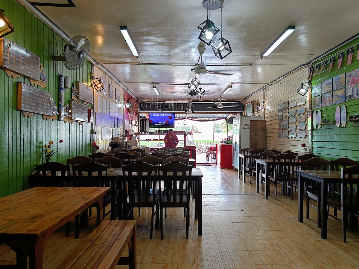 D'MIZIEE WARONG