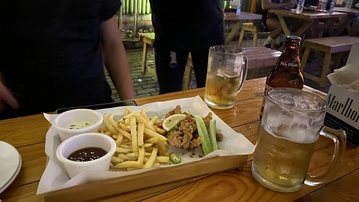 Borneo Bar + Kitchen Photo 8