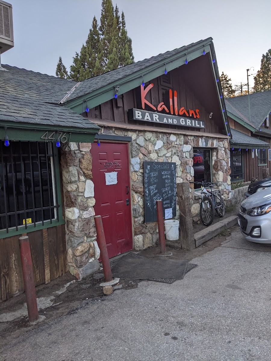 Kallans Bar & Grill
