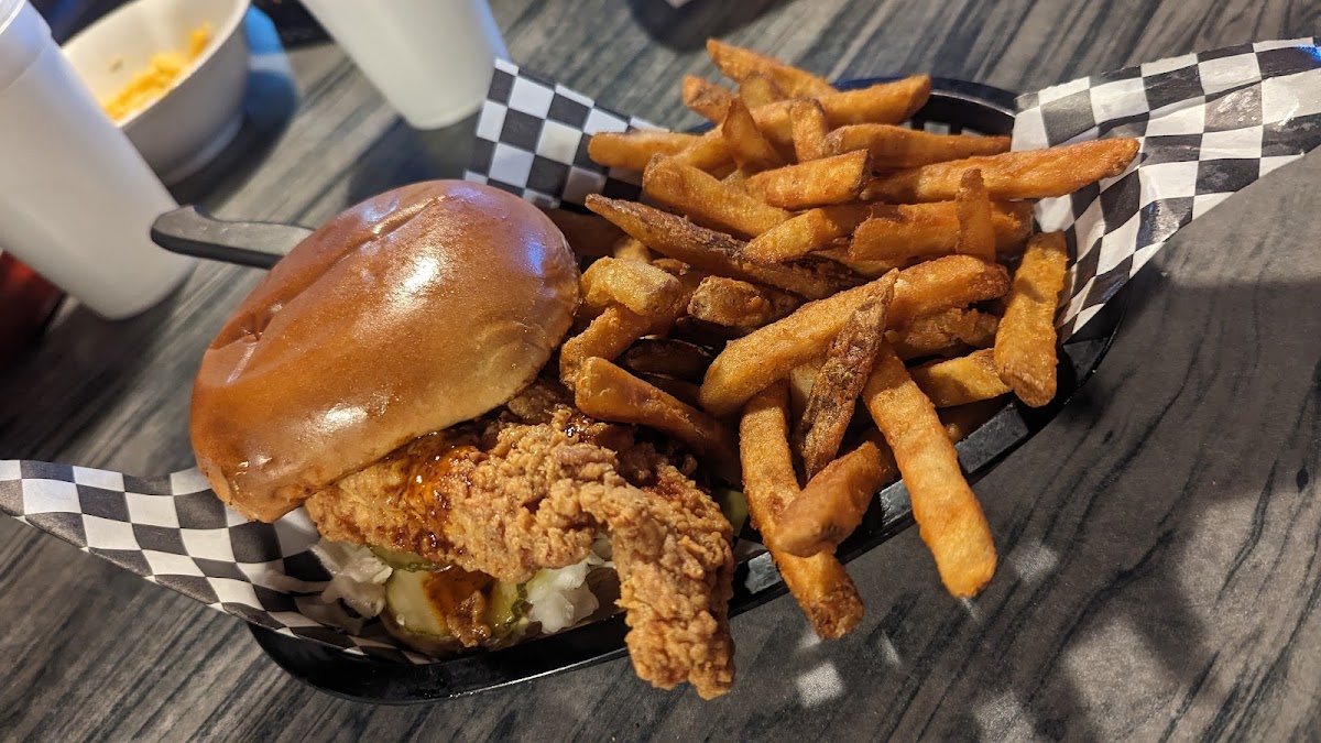 Kallans Bar & Grill Photo 3