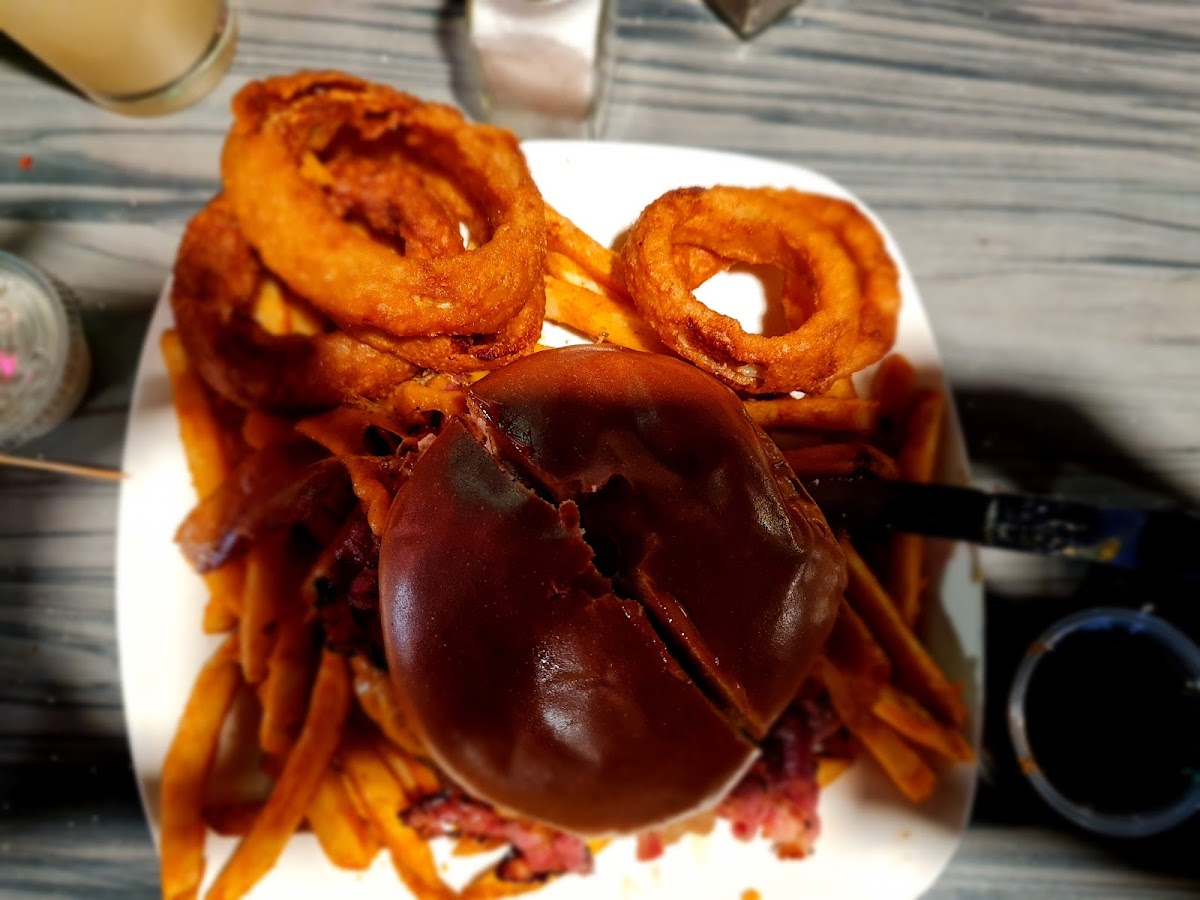 Kallans Bar & Grill Photo 5