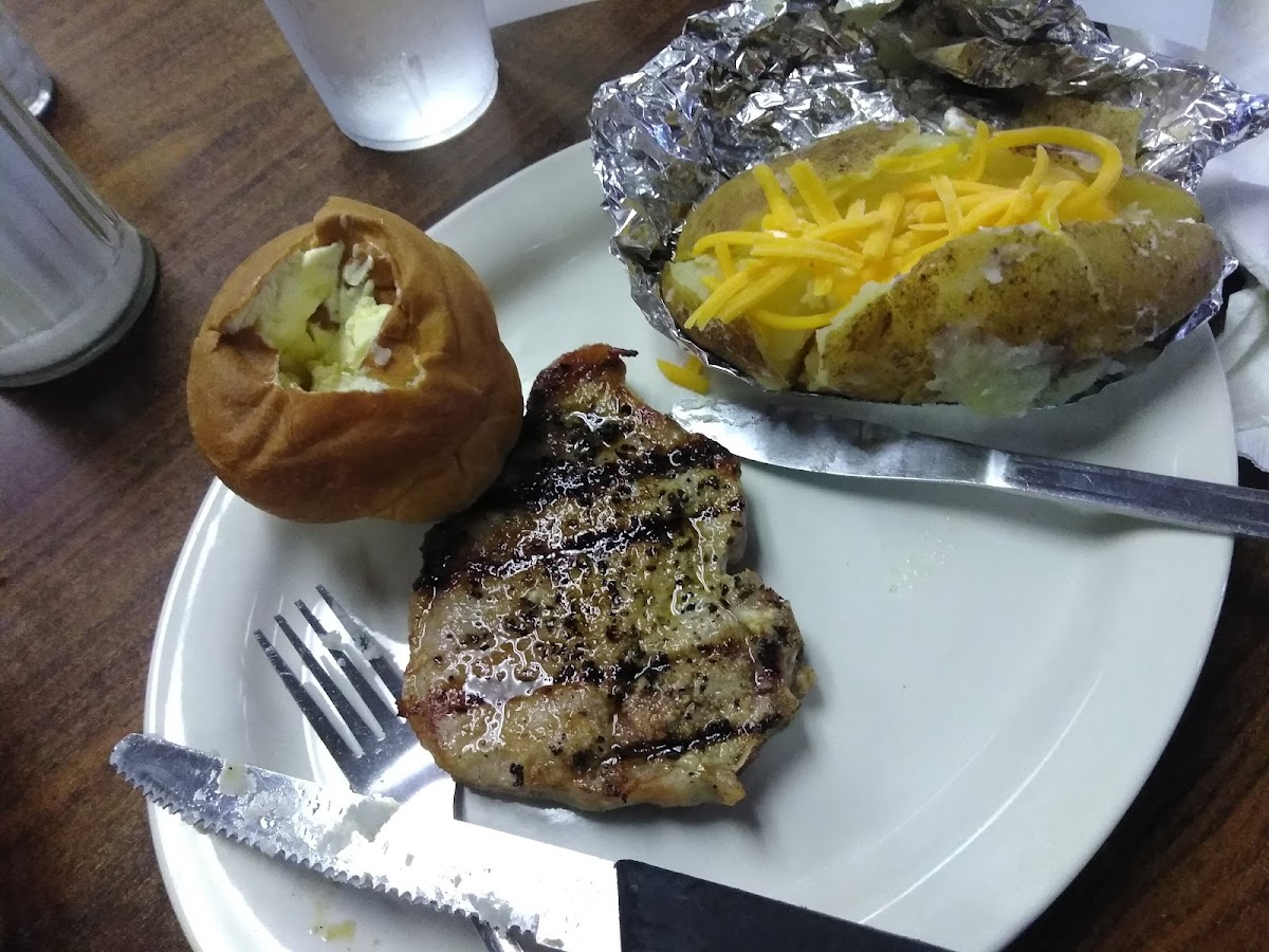 Buck's Steaks & Bar-B-Que Photo 6