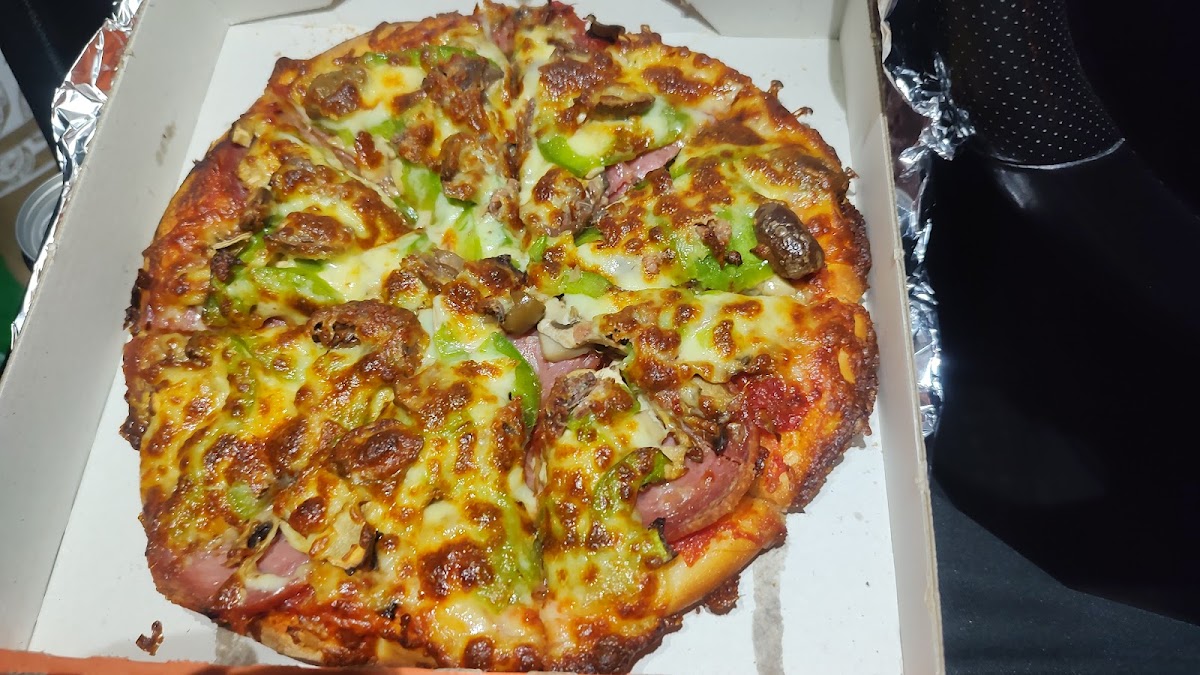 La Lupa Pizza & Pasta Photo 8
