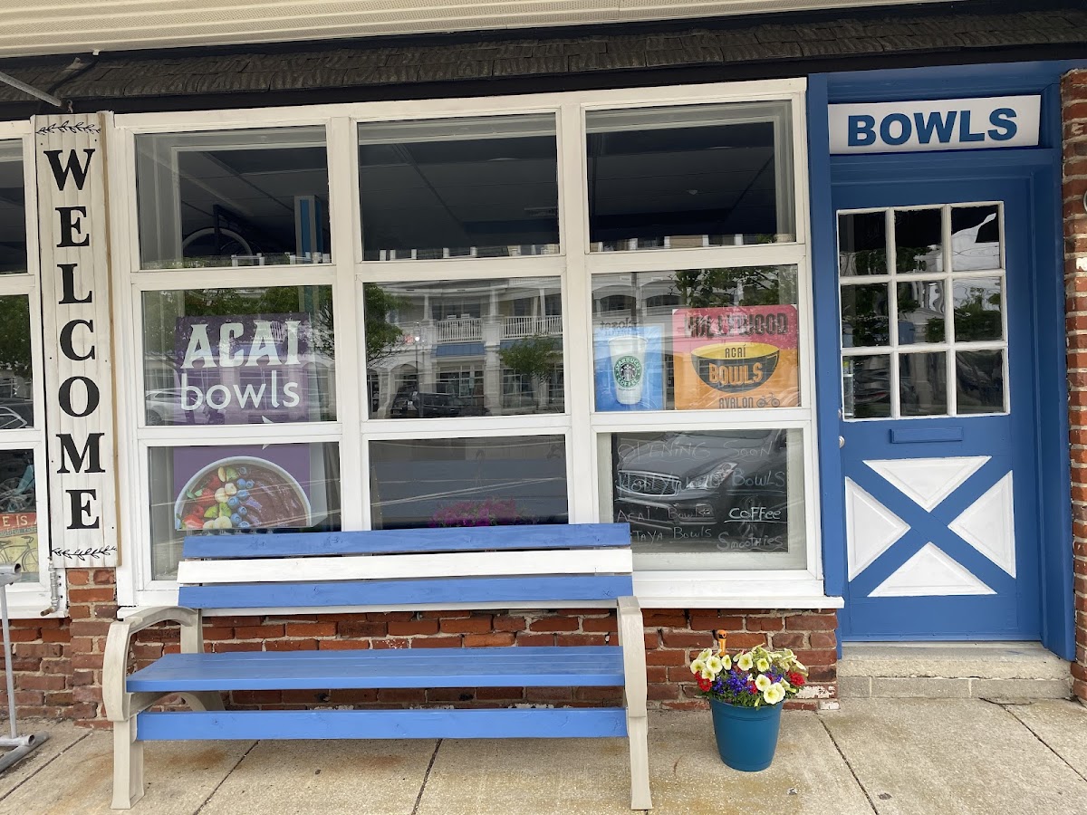 Hollywood Bikes &. Bowls Avalon ⭐⭐⭐⭐