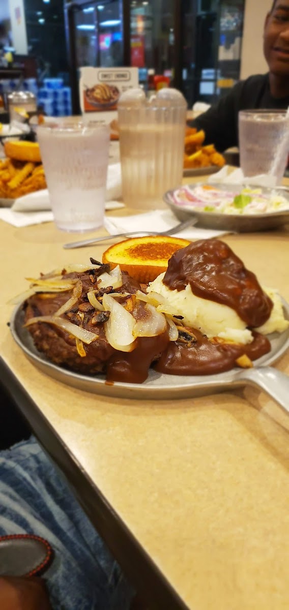 Iron Skillet Photo 7