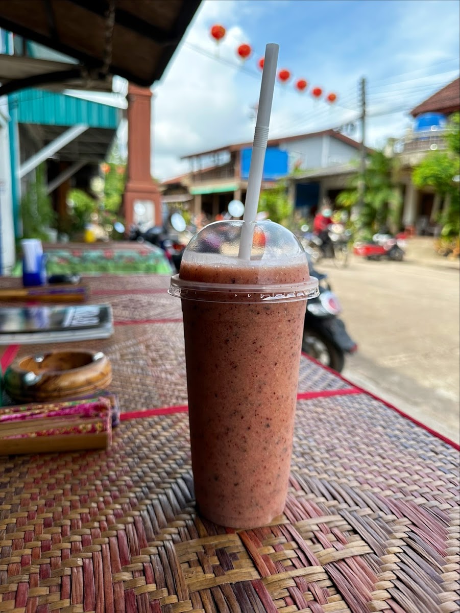 Mama & Papa Fruit Shake Photo 8