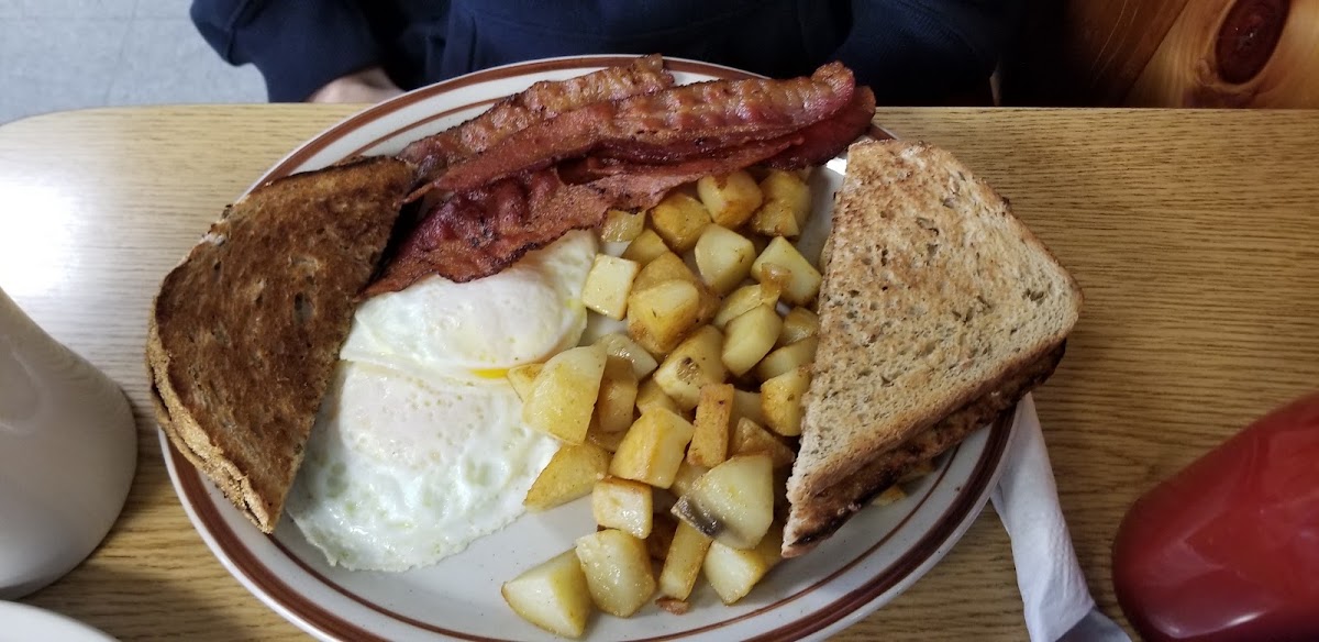 Dusty s Dairy Bar & Grill Photo 3