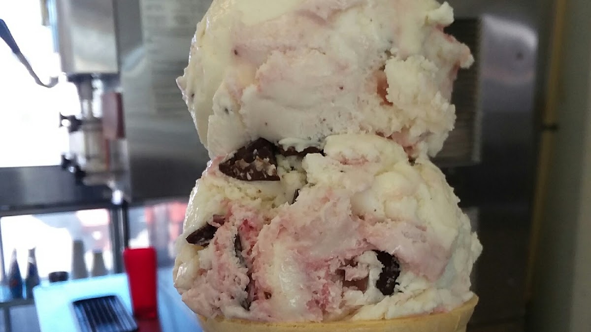 Dusty s Dairy Bar & Grill Photo 4