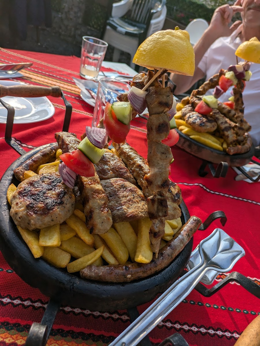 Bulgarisches Restaurant Rebeka Photo 4