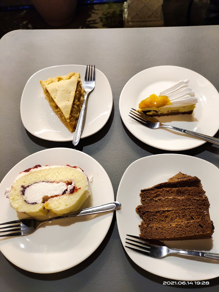 Kermit's Cafe and Pastry Photo 5