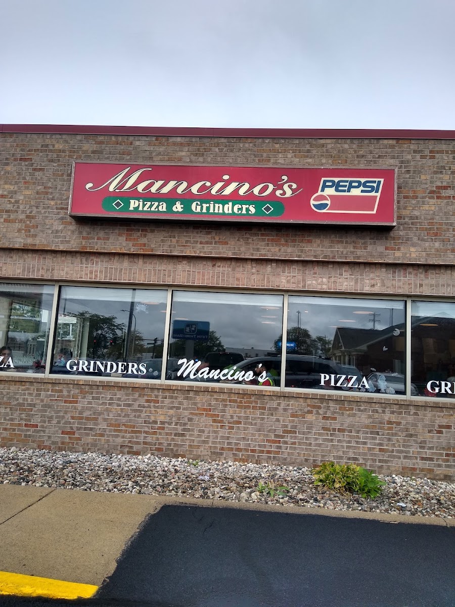 Mancino's Pizza & Grinders Photo 4