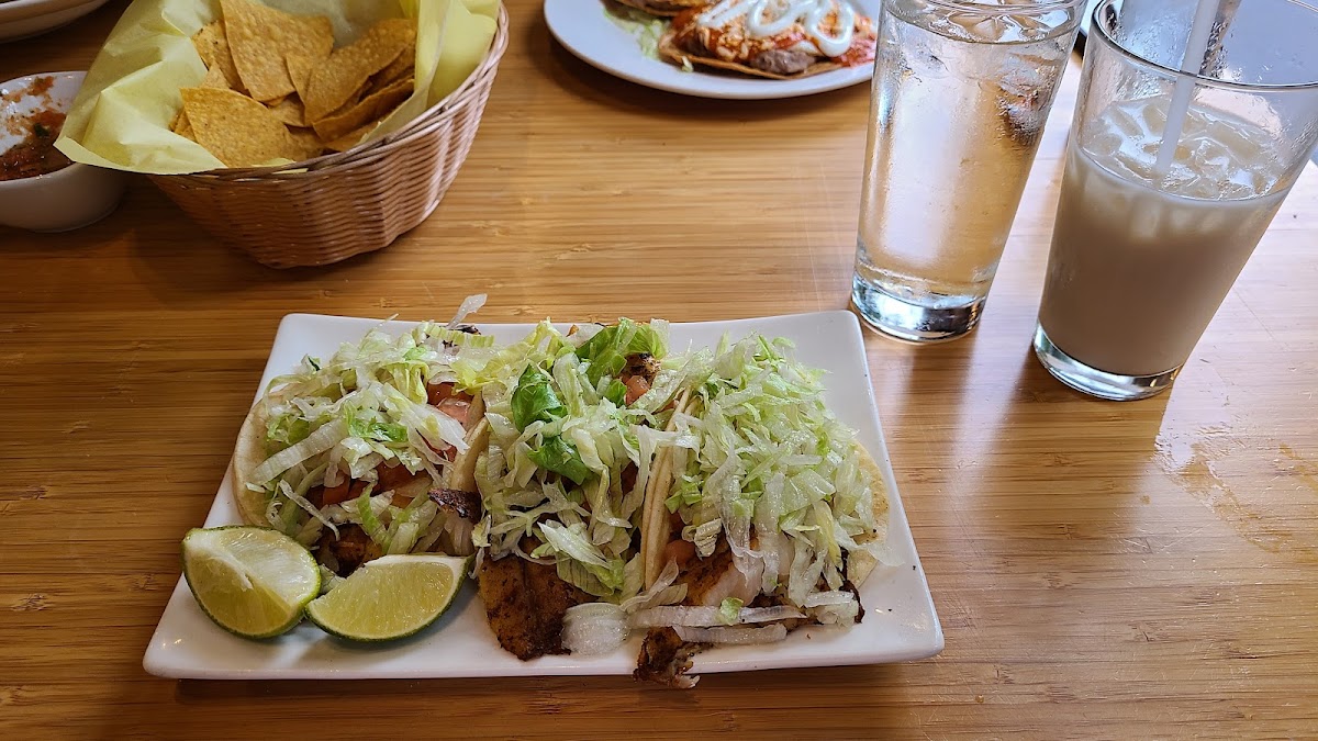 El Cantarito Restaurant & Bar Photo 10