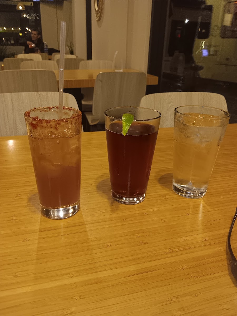 El Cantarito Restaurant & Bar Photo 9