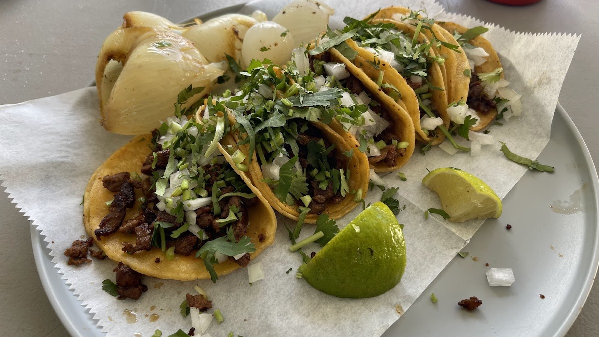 Tacos Estilo D.F. (Food Truck) Photo 2
