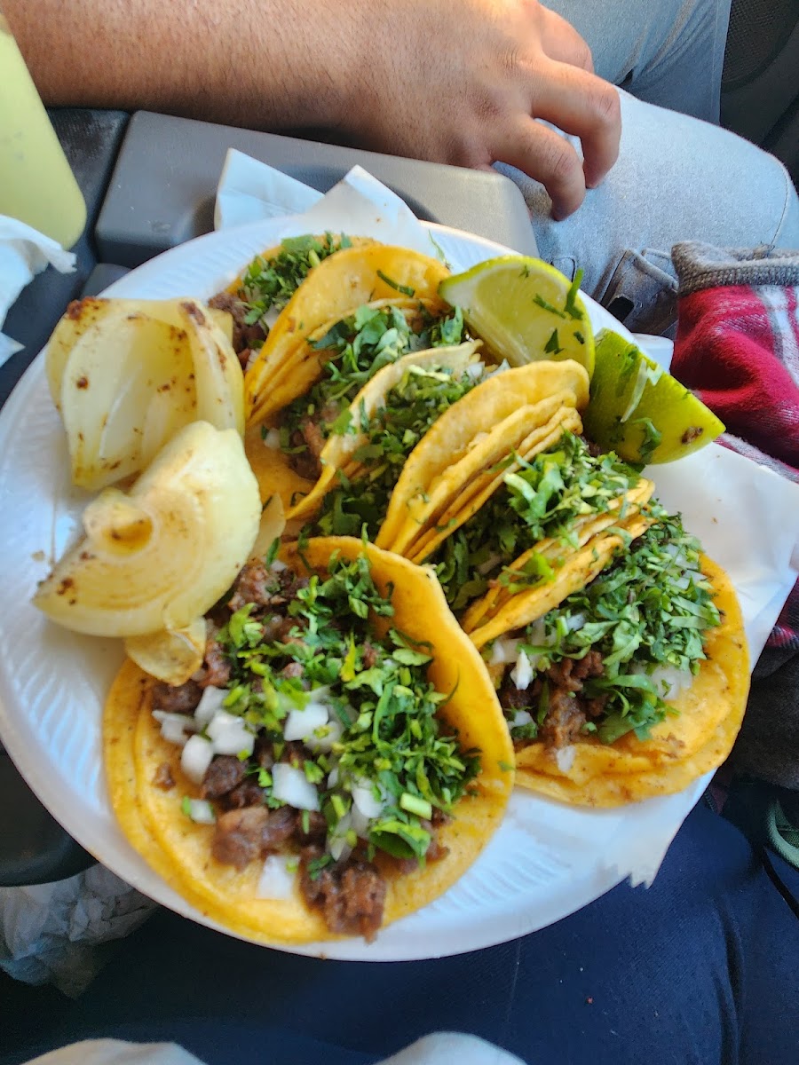 Tacos Estilo D.F. (Food Truck) Photo 5