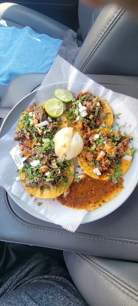 Tacos Estilo D.F. (Food Truck) Photo 6