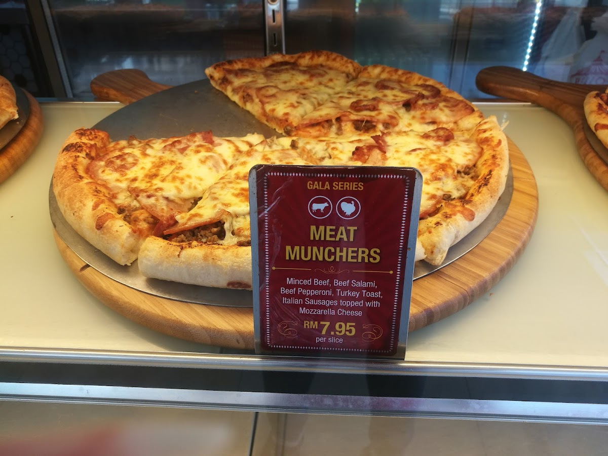 PEZZO Sandakan Photo 8