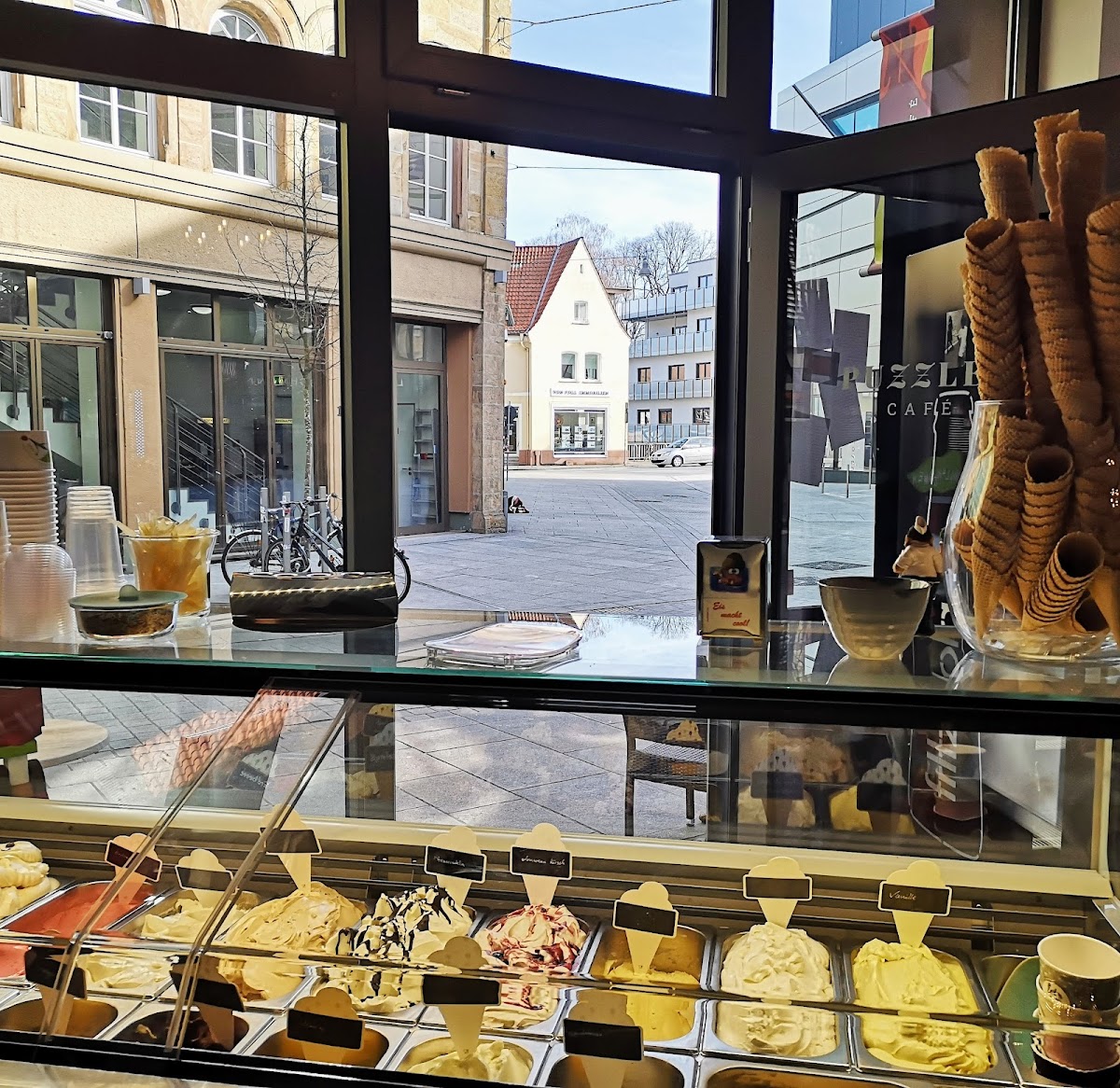 Puzzles Café & Gelateria Photo 6
