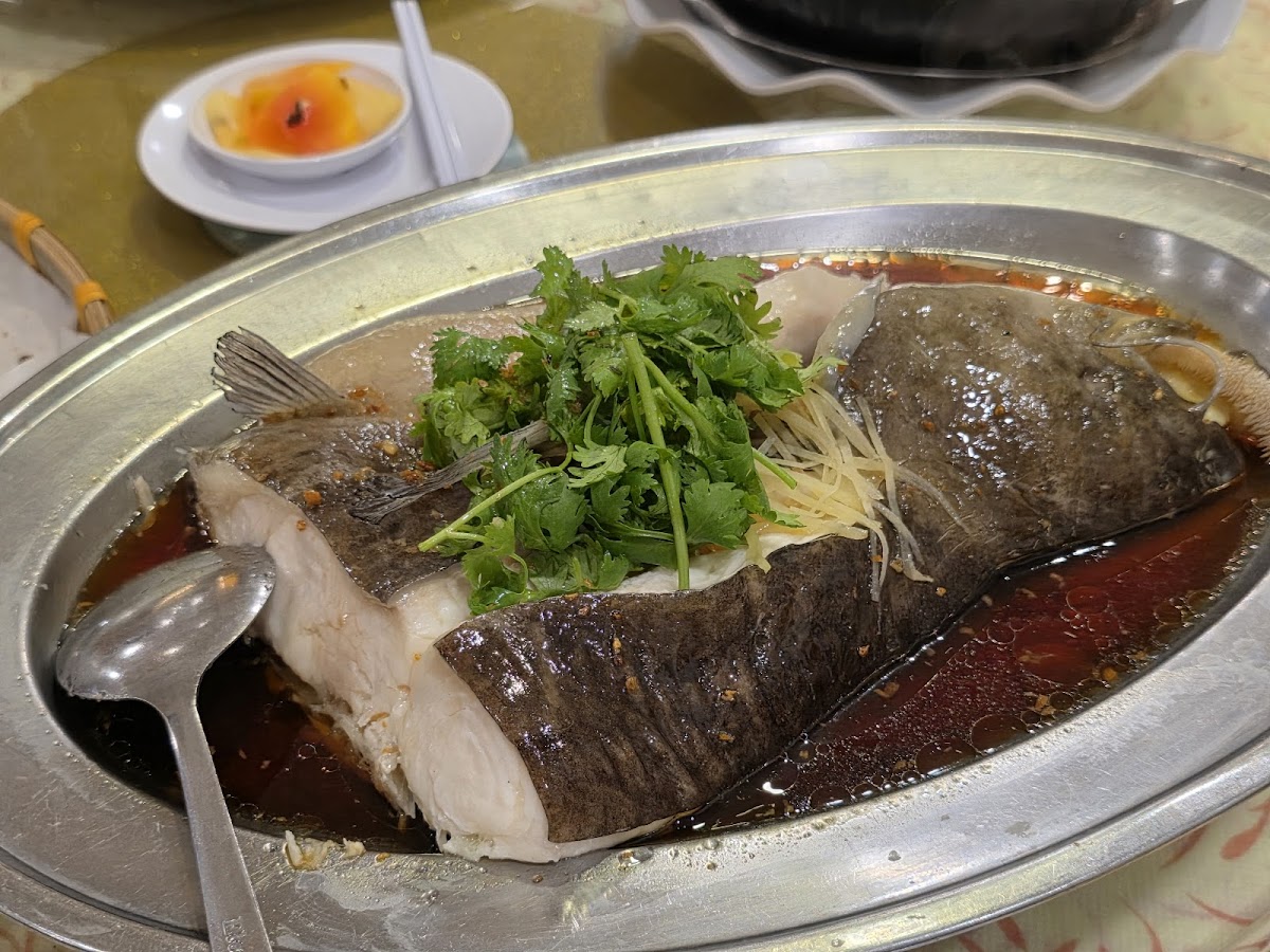 Legend Restaurant Photo 3