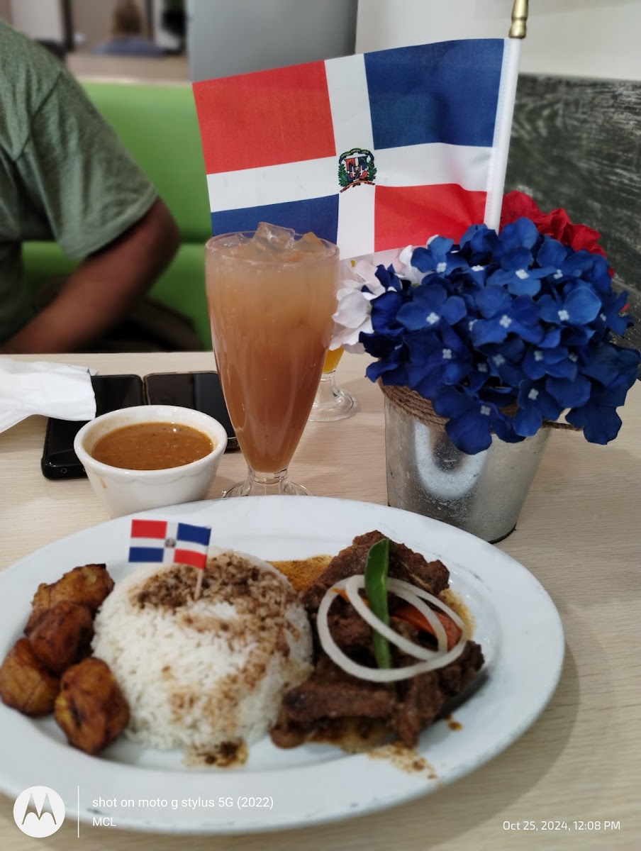 El Patio Dominican Restaurant Photo 6