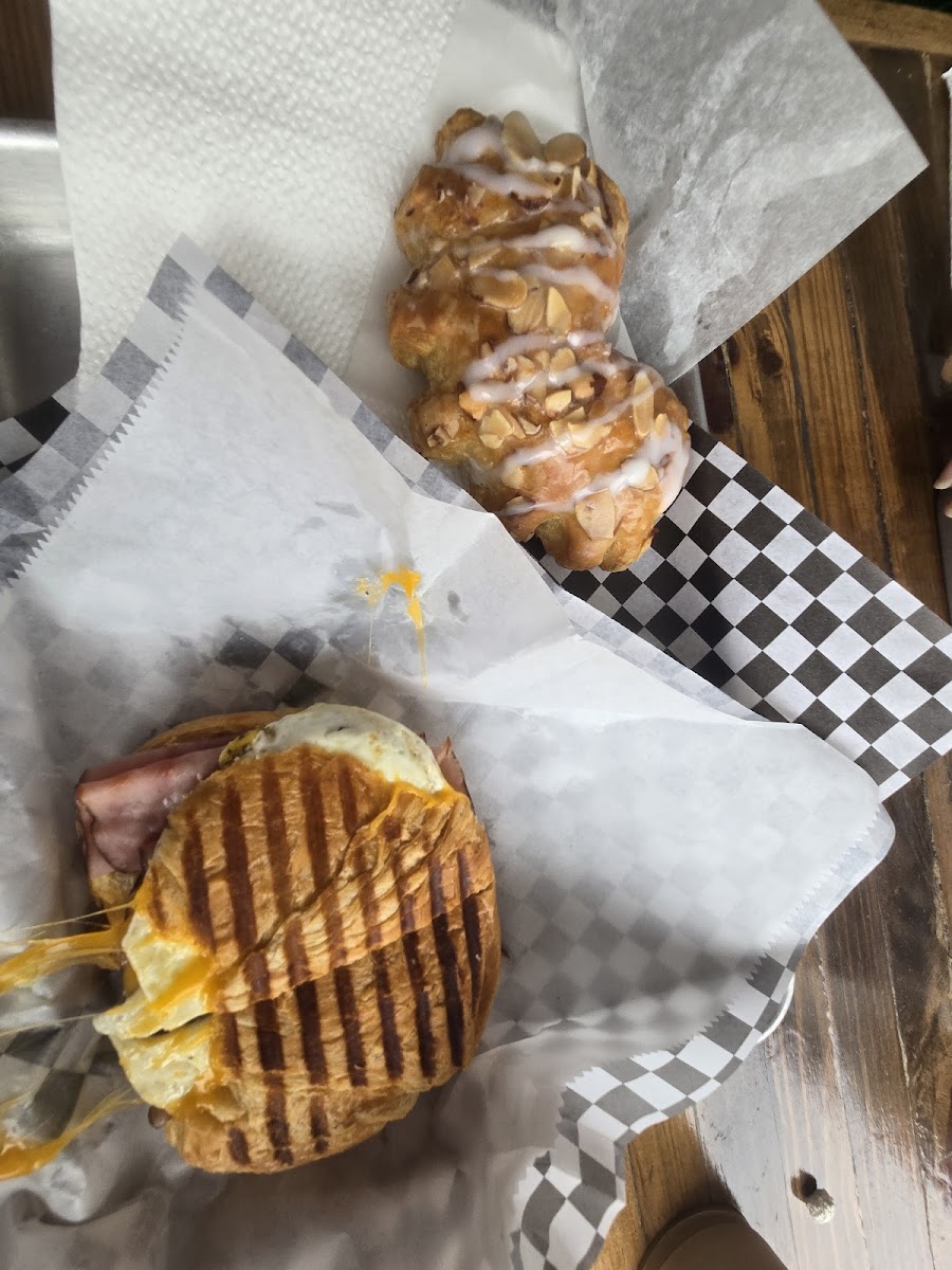 B Street Bakery and Deli Photo 4