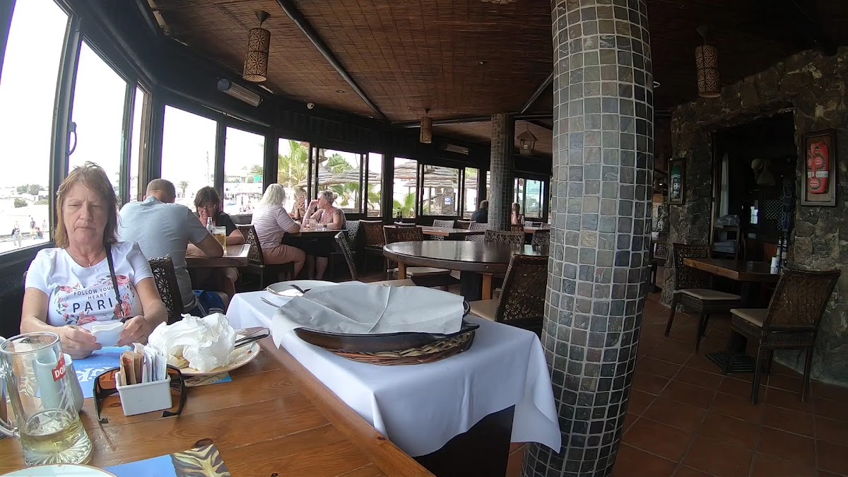 Waikiki Beach Club Photo 2