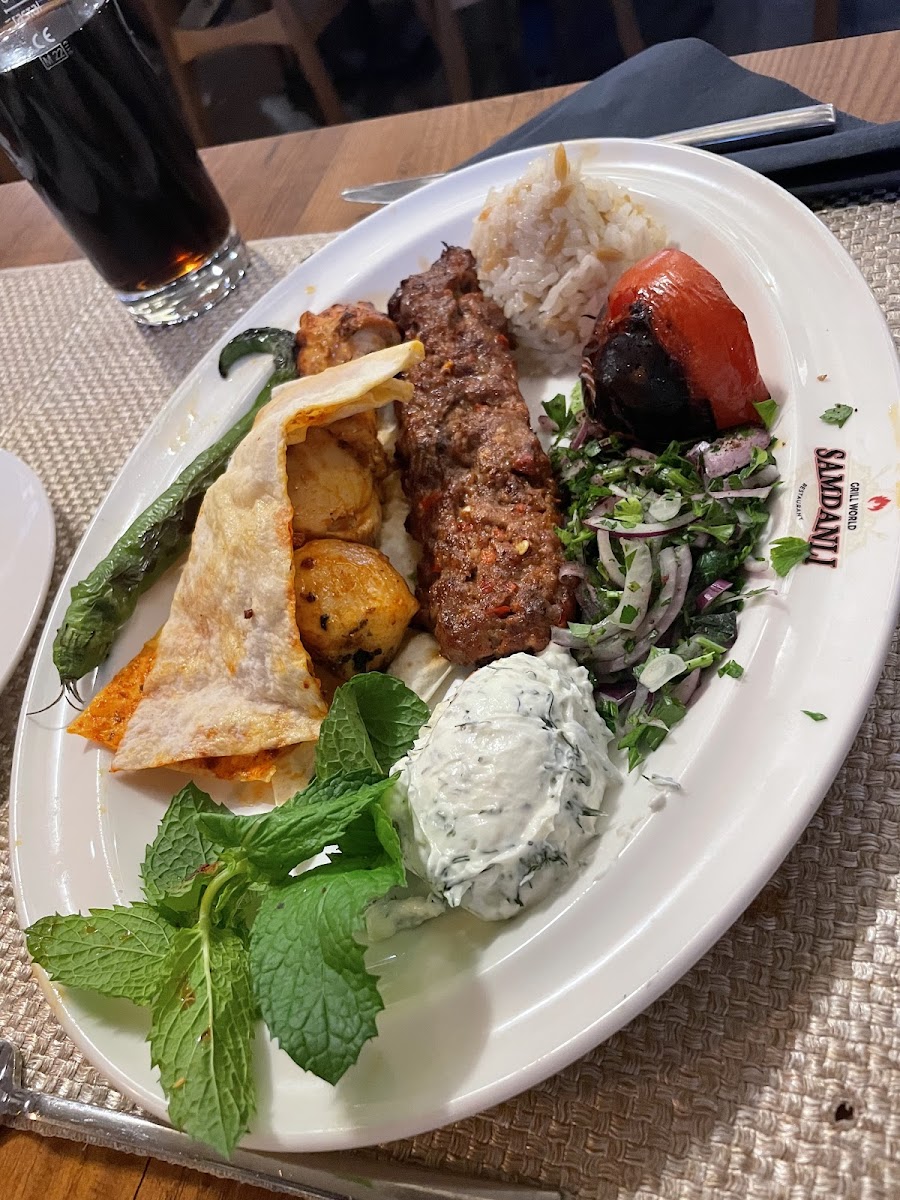 Adana Sofrasi Şamdanli Sahne Photo 3