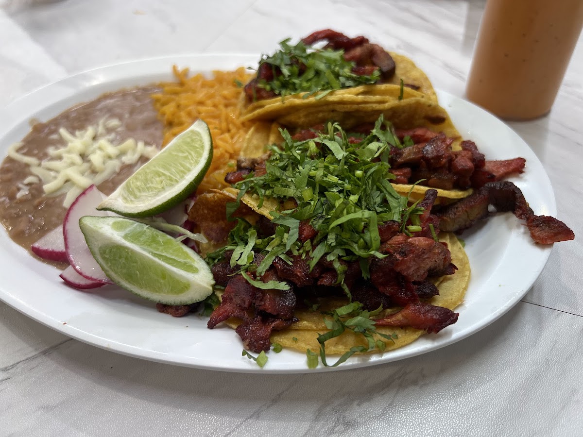 Salinas Authentic Mexican Food & Taqueria Photo 3