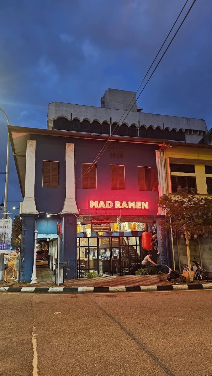 Mad Ramen Bar Photo 3