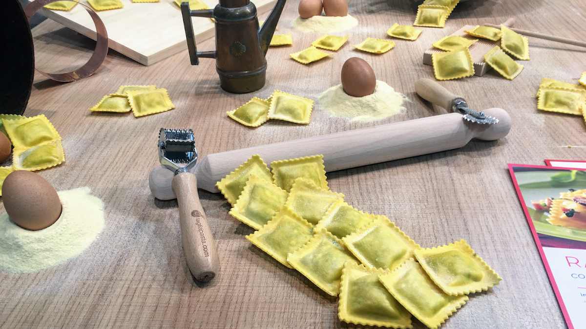 Fried Land/ fresh pasta to go Photo 4