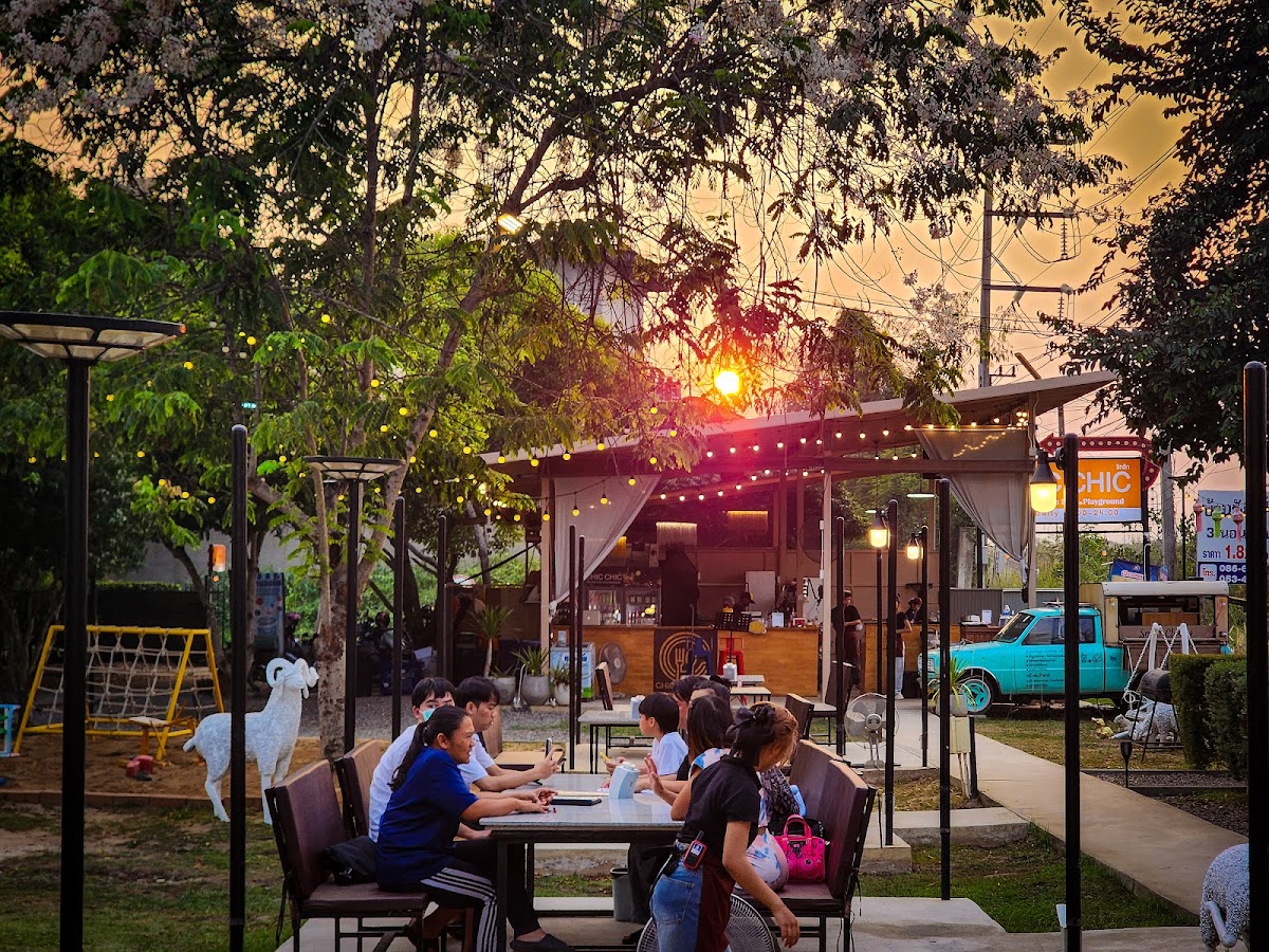 ชิกชิกร้านอาหารเชียงใหม่ CHIC CHIC Chiang Mai Food & Party | ร้านอาหารครบวงจร & จัดเลี้ยง ปาร์ตี้ คา