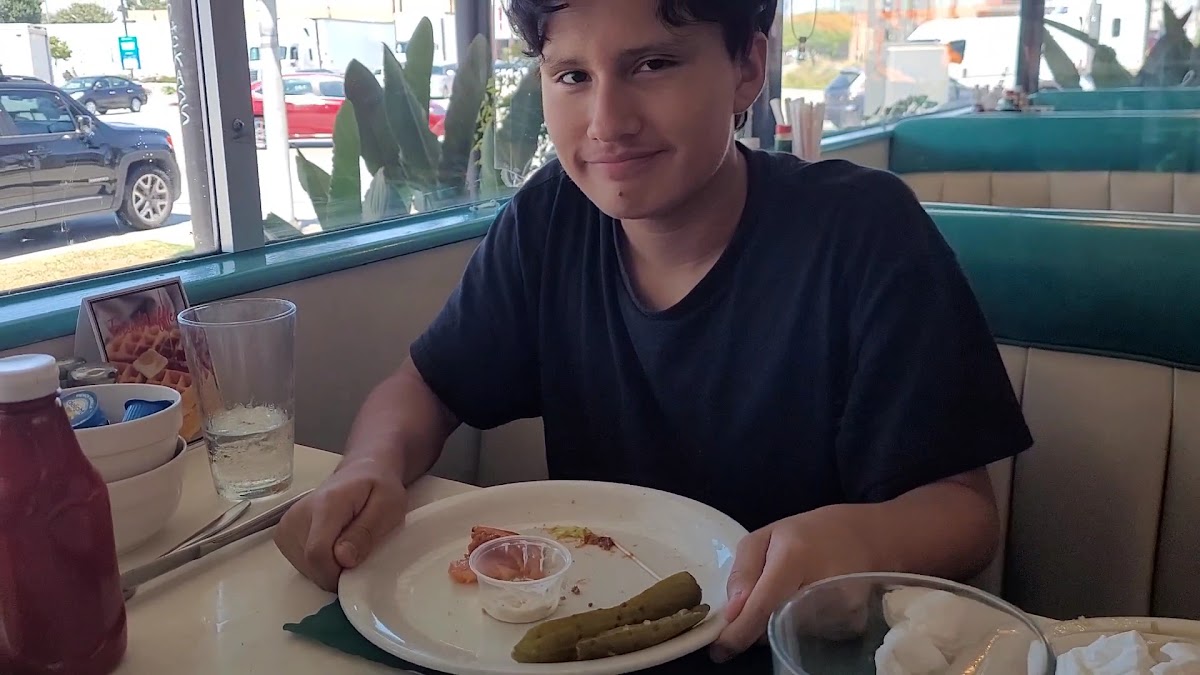 Ozzie's Diner Photo 2