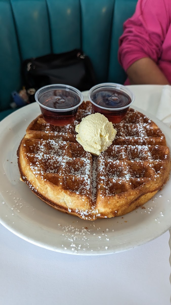 Ozzie's Diner Photo 6