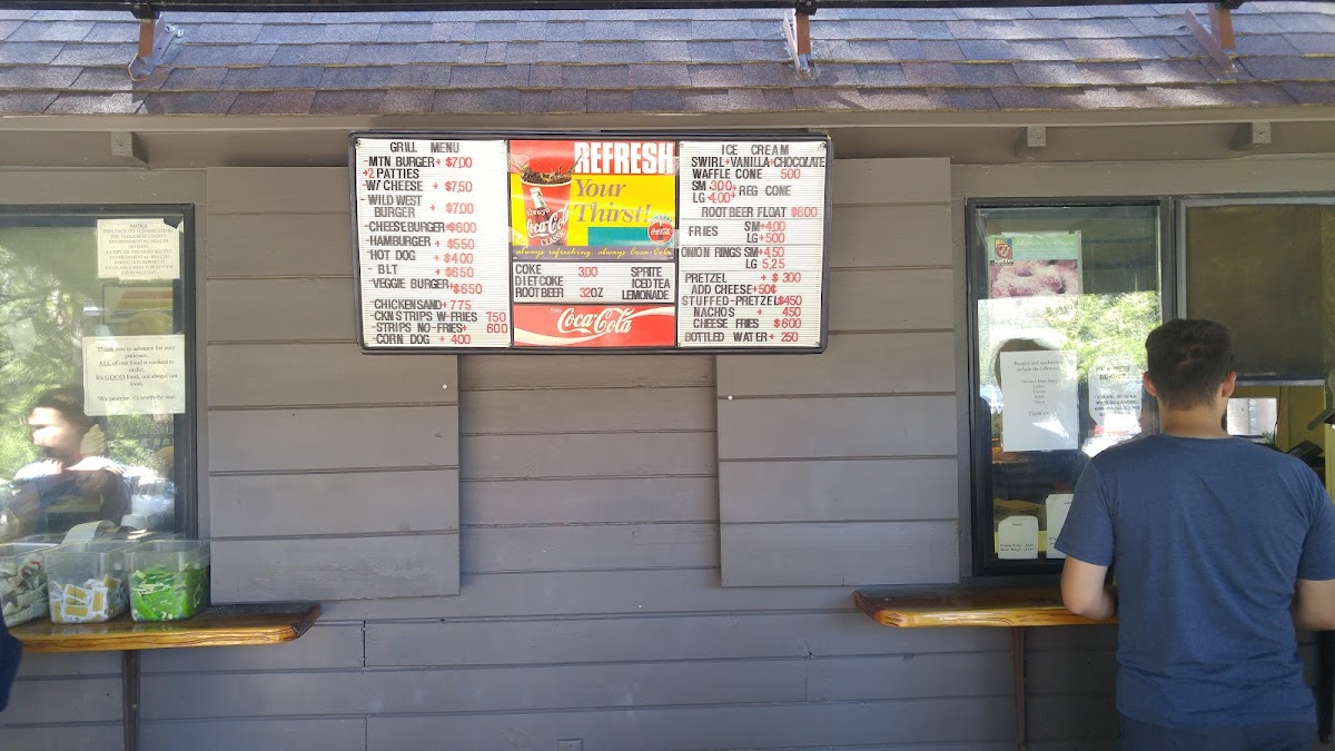 Pinecrest Snack Bar Photo 3