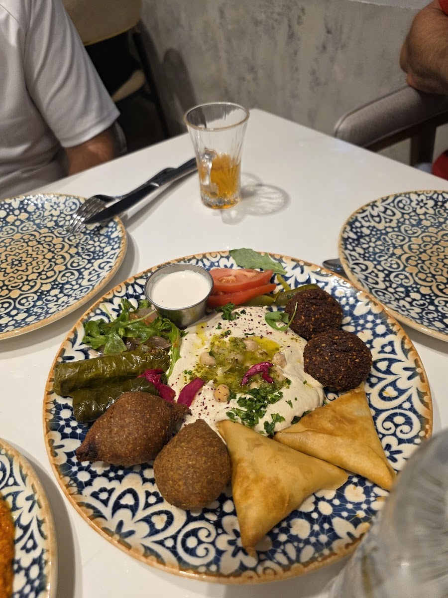 LaPasha Lounge and Grill Photo 5