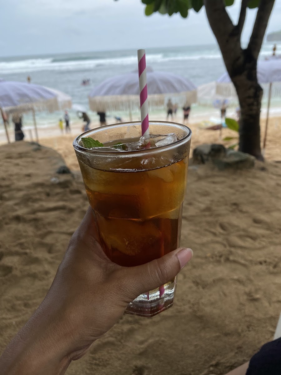 DE ROCKA BEACH BAR Photo 7